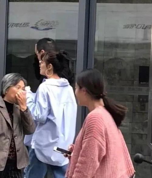 朋友吃瓜了视频,朋友吃瓜视频背后的热点追踪