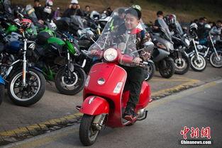 南京机车吃瓜,揭秘背后真相与网络热议