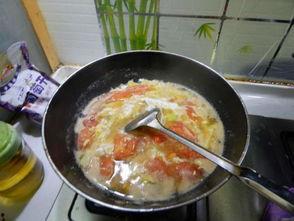 小瓜西红柿吃拉面